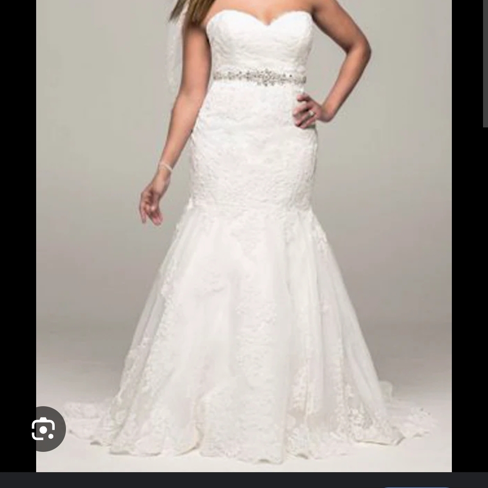 Elegant White Strapless Wedding Dress